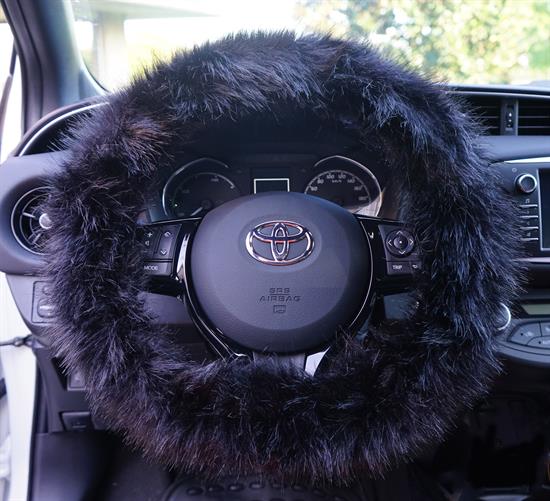 Steering wheel cover Fluffy Fur black STEERING WHEEL COVERS Simoni