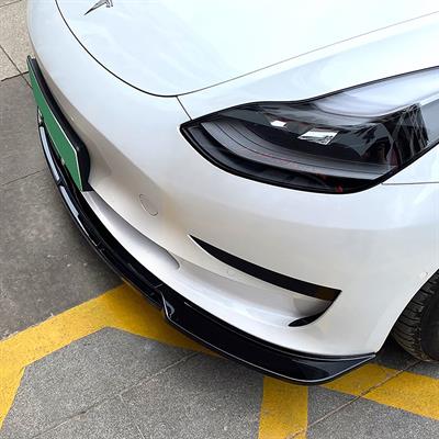 Front lip splitter