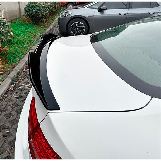 Rear spoiler