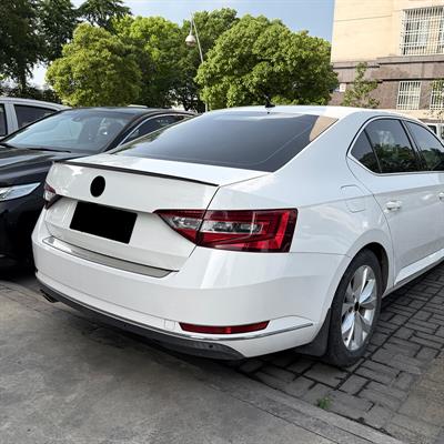 Spoiler da baule per Skoda Superb III (3V) Sedan 2015-2023